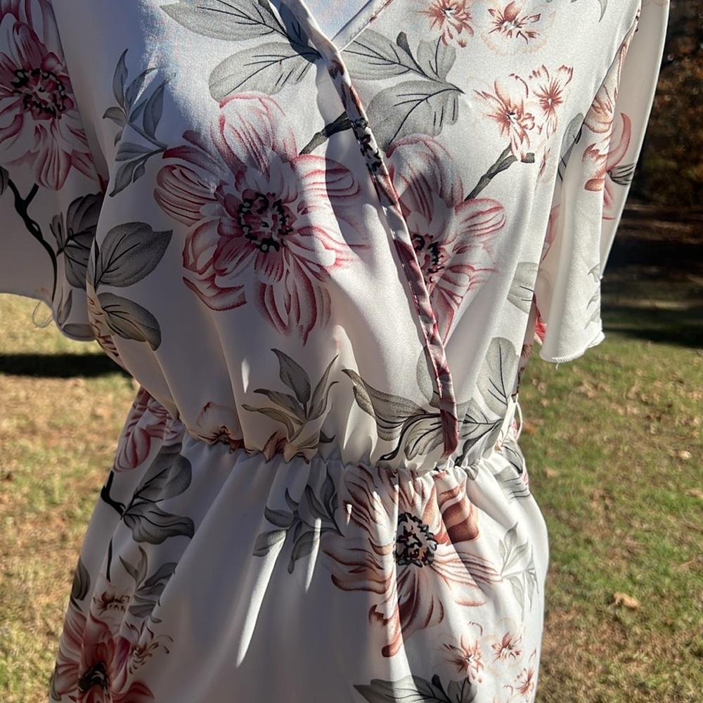 EMERY ROSE FLORAL DRESS … 560 - Picture 5 of 12